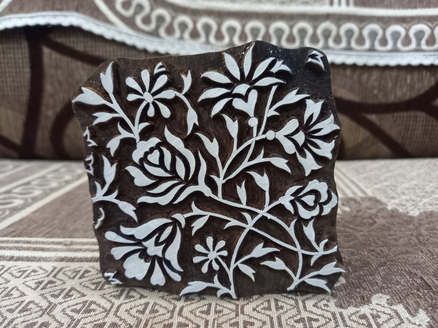 A Curly & Curvy Repeat Pattern Block 014 ,pottery stamp ceramic mold scrapbooking tjap batik printing floral carved stamps.