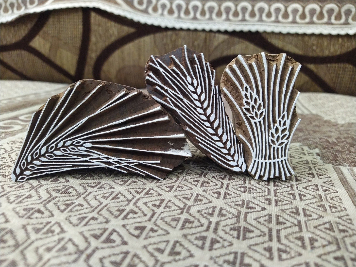 A wheat hemp pottery stamp ceramic mould scrapbooking tjap batik printing floral carved stamps.
