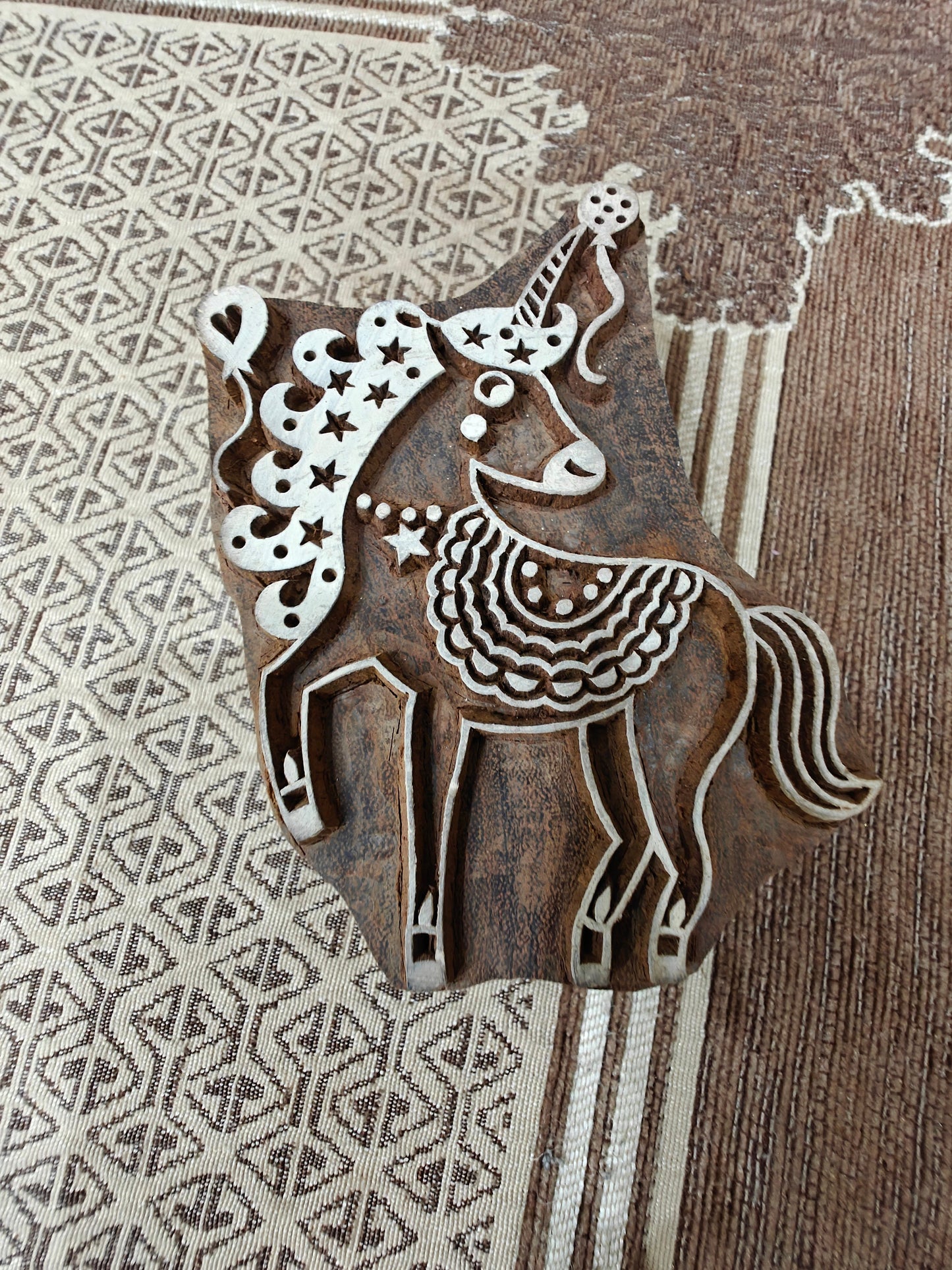 Stylish Unicorn pottery stamp ceramic mold scrapbooking tjap batik printing floral carved stamps.