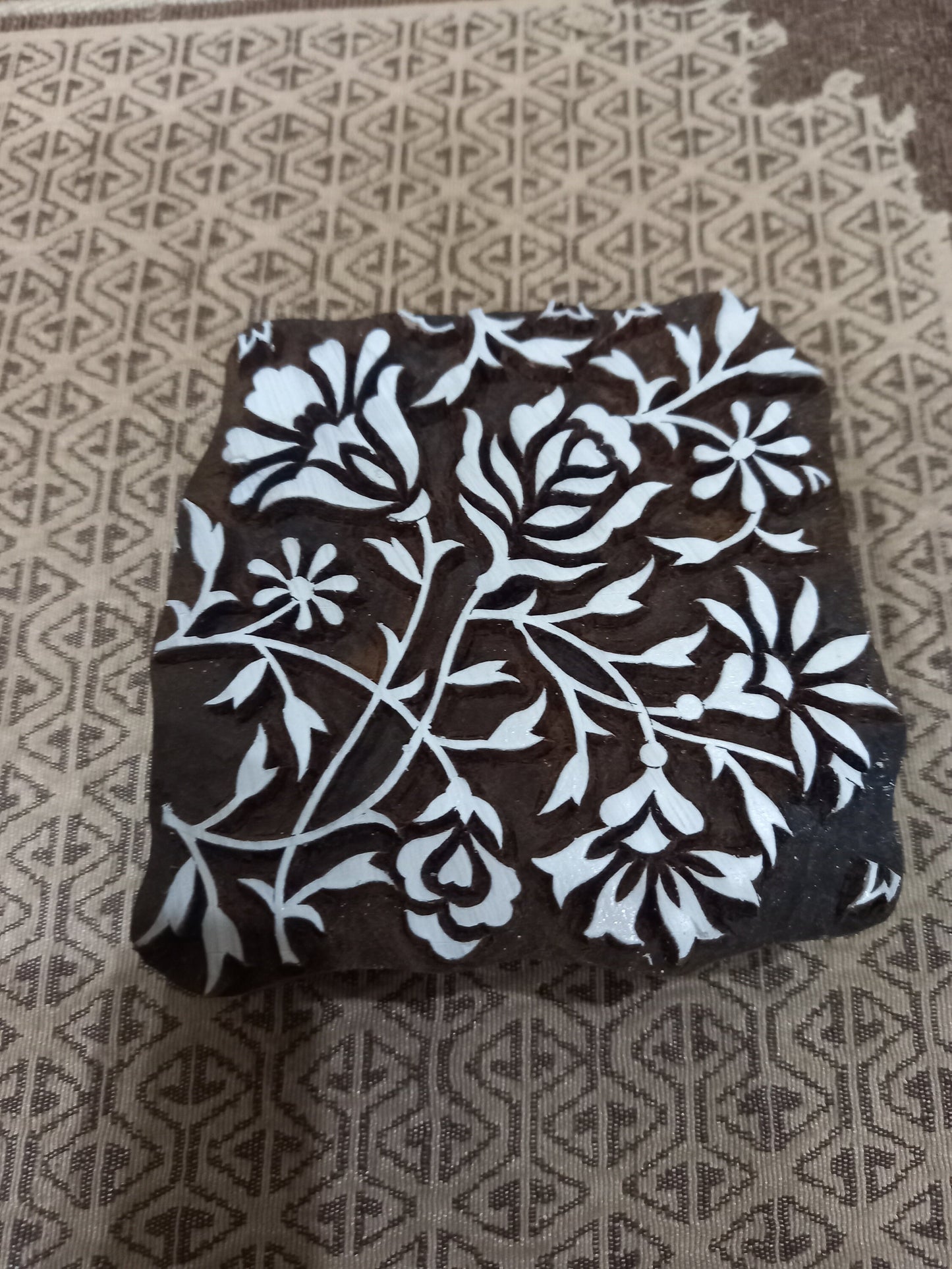 A Curly & Curvy Repeat Pattern Block 013 ,pottery stamp ceramic mould scrapbooking tjap batik printing floral carved stamps.