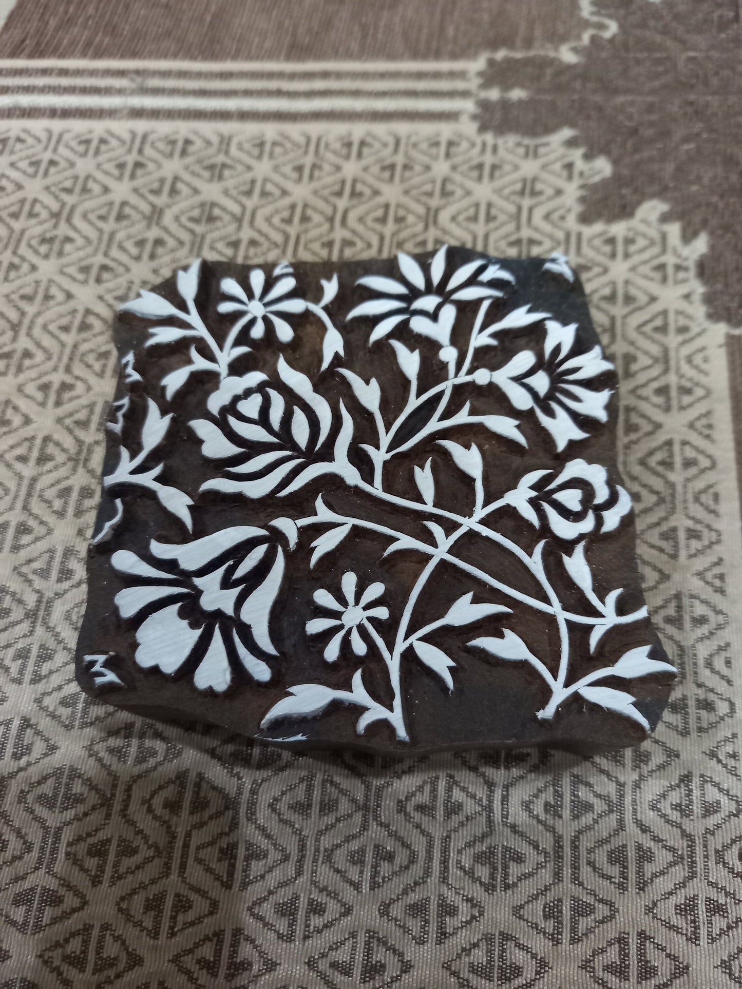 A Curly & Curvy Repeat Pattern Block 014 ,pottery stamp ceramic mold scrapbooking tjap batik printing floral carved stamps.