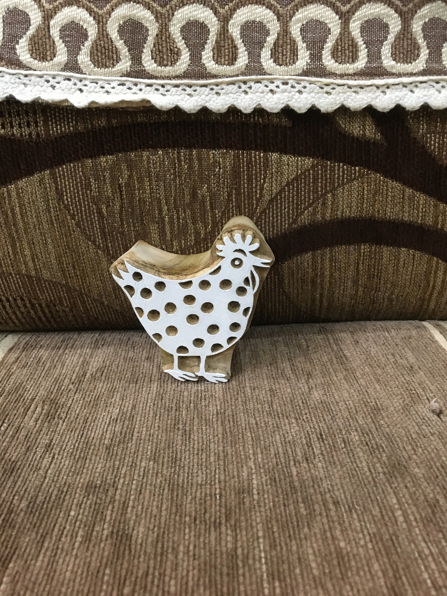 Whimsical Hen Neighbors: Wooden Printing Blocks for Delightful Artistry