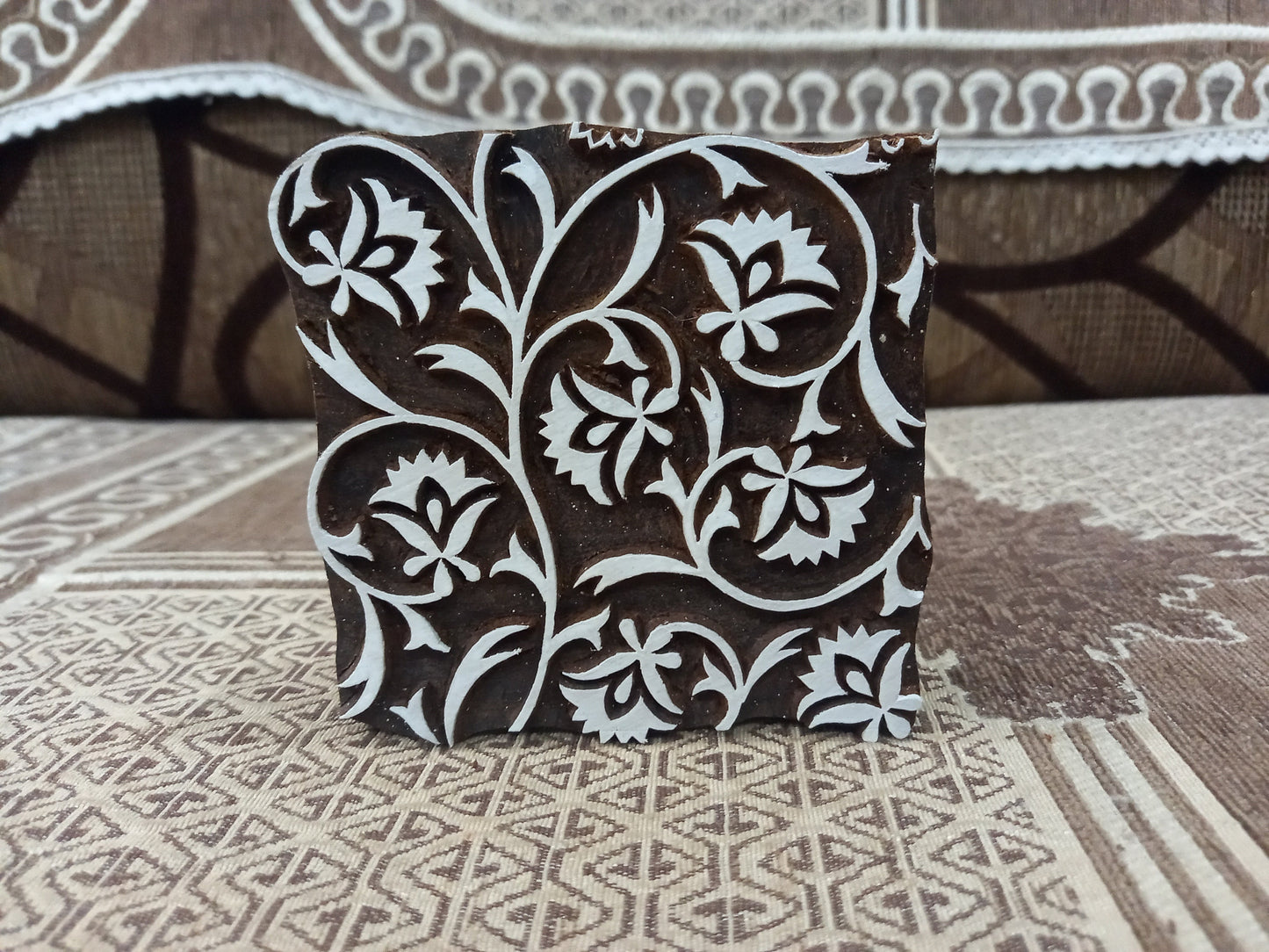 A Curly & Curvy Repeat Pattern Block 015 ,pottery stamp ceramic mold scrapbooking tjap batik printing floral carved stamps.