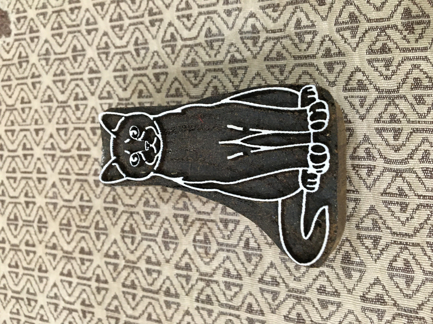 A sitting cat pottery stamp ceramic mould scrapbooking tjap batik printing floral carved stamps.
