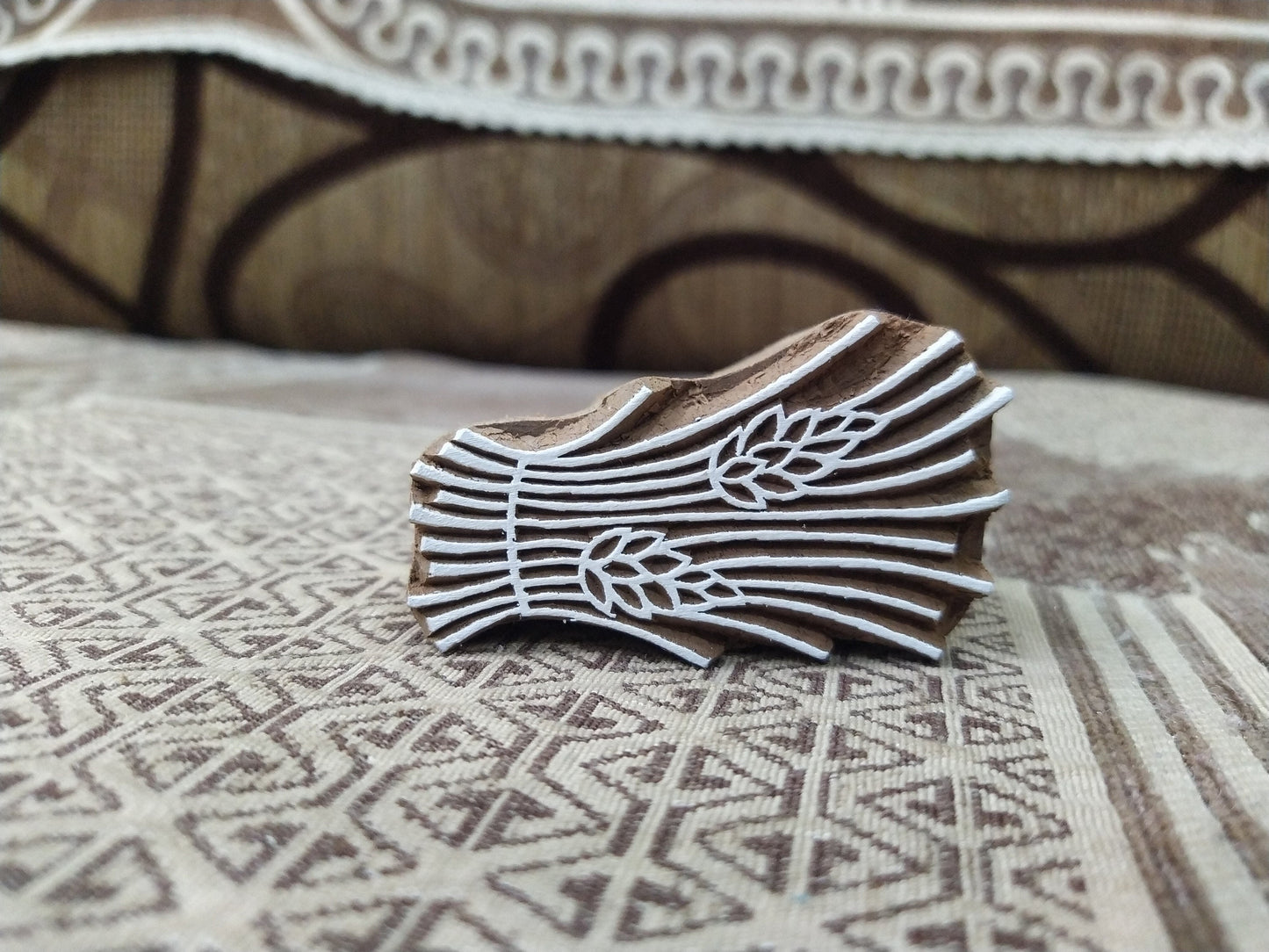 A wheat hemp pottery stamp ceramic mould scrapbooking tjap batik printing floral carved stamps.