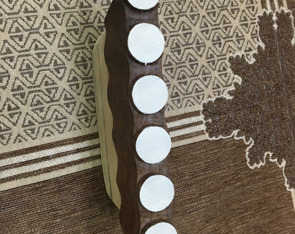 Spotty Border with Handle wooden Tjaps