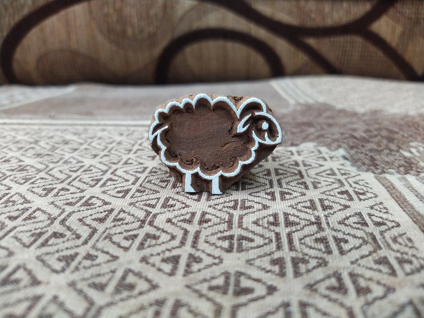 A sheep pottery stamp ceramic mold scrapbooking tjap batik printing floral carved stamps.