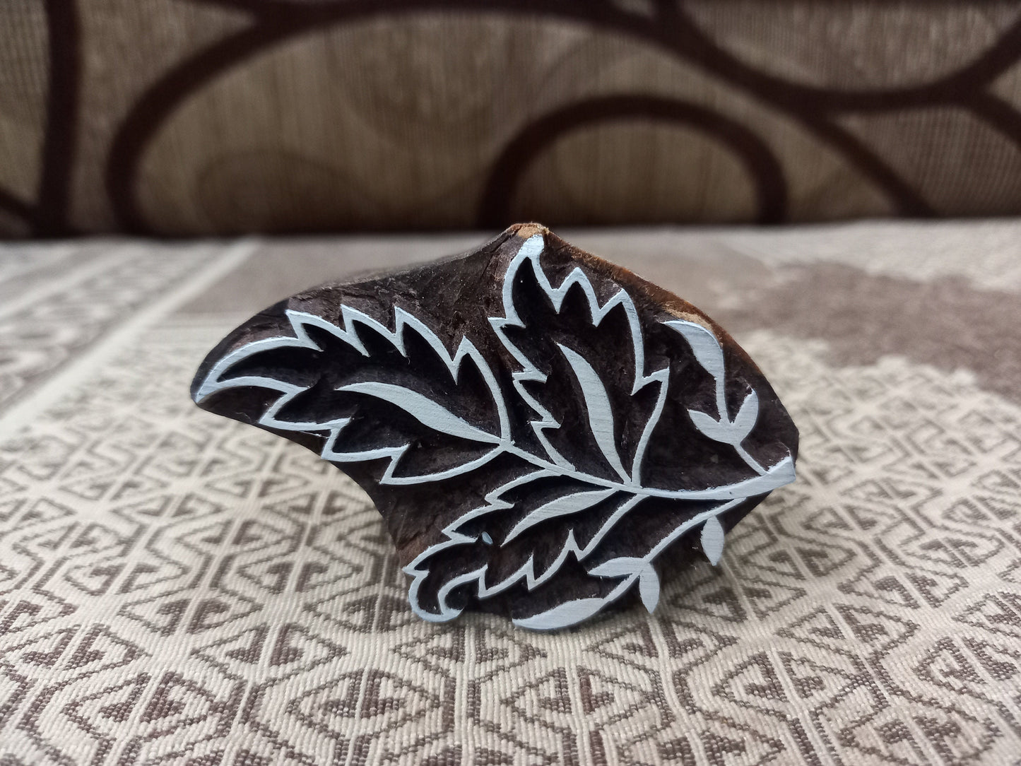 A  Leaves with leaves pottery stamp ceramic mould scrapbooking tjap batik printing floral carved stamps.