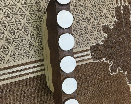 Spotty Border with Handle wooden Tjaps